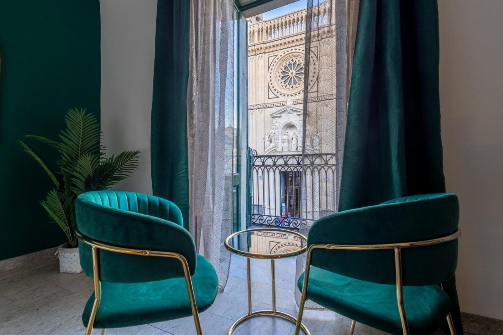 Bed and Breakfast Baroque Ачиреале Экстерьер фото